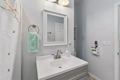 Bath - 3356 E Maple Rd, Purcell, OK 73080 photo 5 of 7