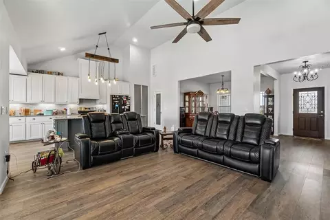 Entry Way - 3356 E Maple Rd, Purcell, OK 73080 photo 4 of 8