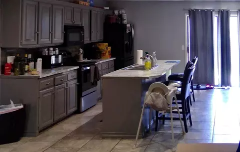 Kitchen - 1700 Lionsgate Cir, Bethany, OK 73008 photo 2 of 4