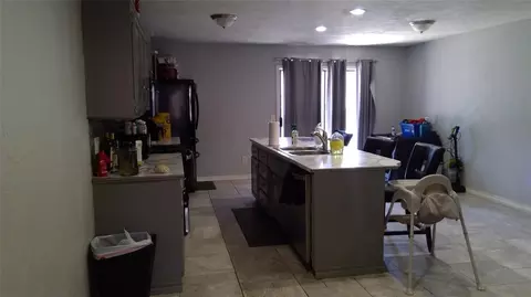 Kitchen - 1700 Lionsgate Cir, Bethany, OK 73008 photo 4 of 4