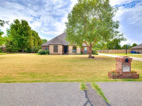 Exterior - 4608 Shoreside Dr, Tuttle, OK 73089 photo 4 of 10