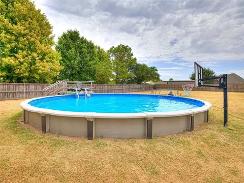 Exterior - 4608 Shoreside Dr, Tuttle, OK 73089 photo 10 of 10