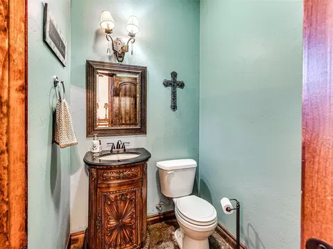 Bath - 4608 Shoreside Dr, Tuttle, OK 73089 photo 1 of 7