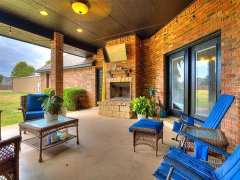 Exterior - 4608 Shoreside Dr, Tuttle, OK 73089 photo 6 of 10