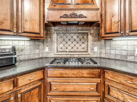 Kitchen - 4608 Shoreside Dr, Tuttle, OK 73089 photo 5 of 6