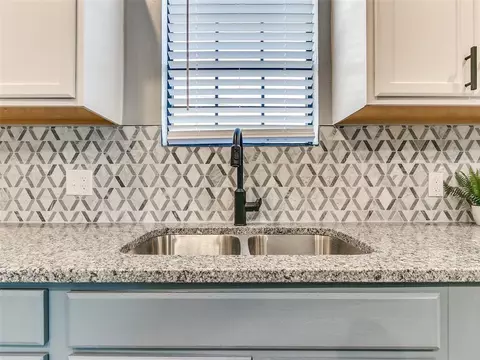 Kitchen - 524 E Harrison Ave, Guthrie, OK 73044 photo 7 of 7