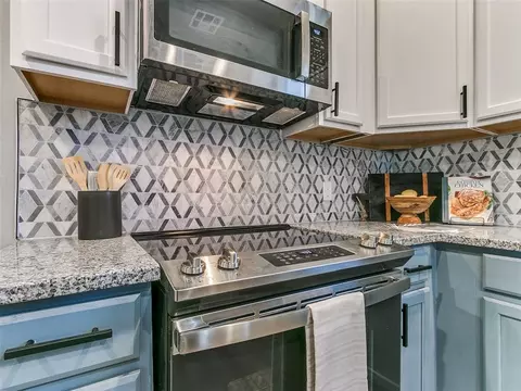 Kitchen - 524 E Harrison Ave, Guthrie, OK 73044 photo 6 of 7