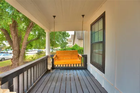 Exterior - 524 E Harrison Ave, Guthrie, OK 73044 photo 8 of 10