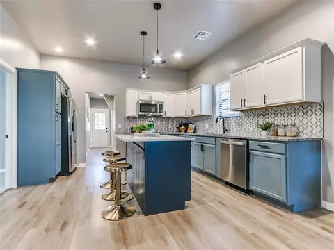 Kitchen - 524 E Harrison Ave, Guthrie, OK 73044 photo 2 of 7