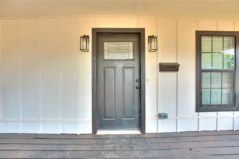 Exterior - 524 E Harrison Ave, Guthrie, OK 73044 photo 9 of 10