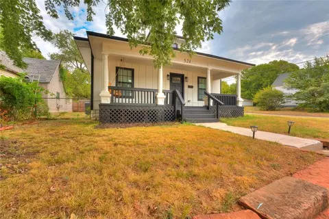 Exterior - 524 E Harrison Ave, Guthrie, OK 73044 photo 10 of 10
