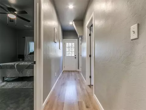 Entry Way - 524 E Harrison Ave, Guthrie, OK 73044 photo 1 of 2