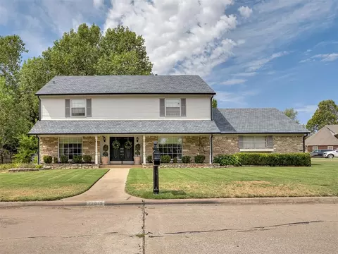 11913 Somerville Dr, Yukon, OK 73099
