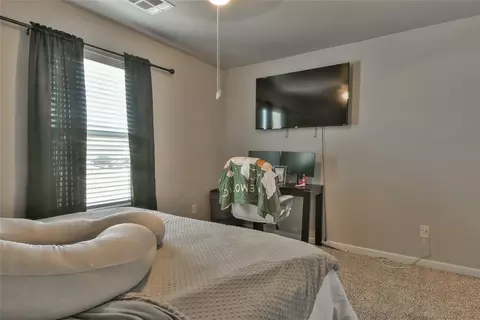 Bedroom - 1701 N Ruby Dr, El Reno, OK 73036 photo 2 of 4