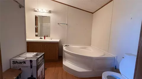 Bath - 3000 E Walnut St, Tecumseh, OK 74873 photo 1 of 3