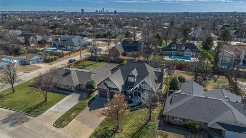 1902 Elmhurst Ave, Nichols Hills, OK 73120