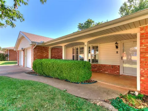 1413 S Oak St, Kingfisher, OK 73750