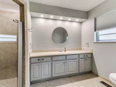 Bath - 1415 Aladdin St, Norman, OK 73072 photo 1 of 8