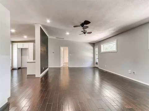 Living - 1415 Aladdin St, Norman, OK 73072 photo 1 of 4