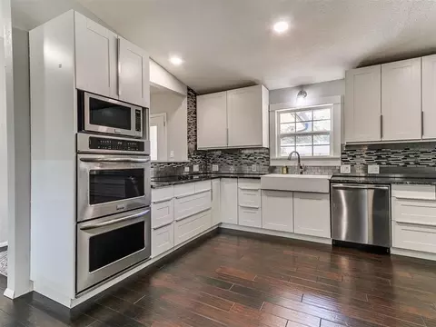 Kitchen - 1415 Aladdin St, Norman, OK 73072 photo 2 of 7