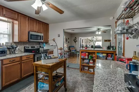 Kitchen - 334486 E Highway 62, Mcloud, OK 74851 photo 1 of 4