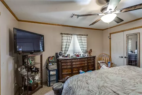 Bedroom - 334486 E Highway 62, Mcloud, OK 74851 photo 6 of 7