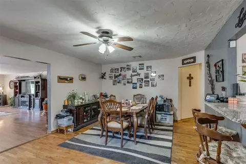 Dining - 334486 E Highway 62, Mcloud, OK 74851 photo 1 of 4