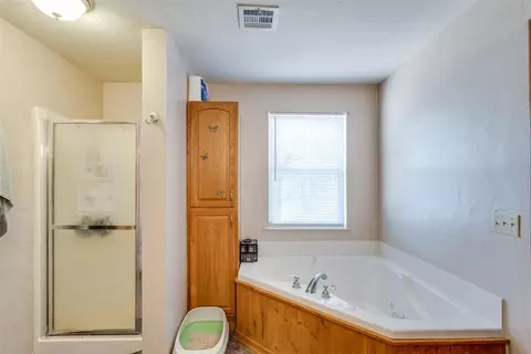 Bath - 334486 E Highway 62, Mcloud, OK 74851 photo 4 of 4