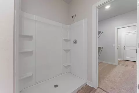 Bath - 1719 Elm Cir, Tuttle, OK 73089 photo 2 of 4