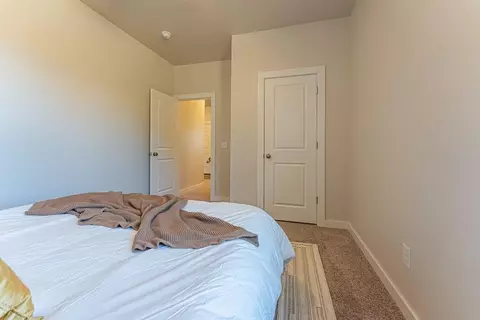 Bedroom - 1719 Elm Cir, Tuttle, OK 73089 photo 5 of 7