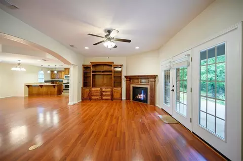Living - 482 Raintree Rd, Broken Bow, OK 74728 photo 5 of 8
