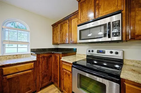 Kitchen - 482 Raintree Rd, Broken Bow, OK 74728 photo 3 of 3