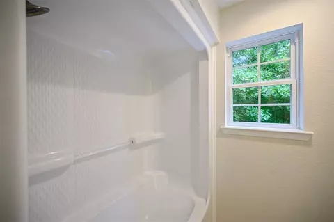 Bath - 482 Raintree Rd, Broken Bow, OK 74728 photo 5 of 6