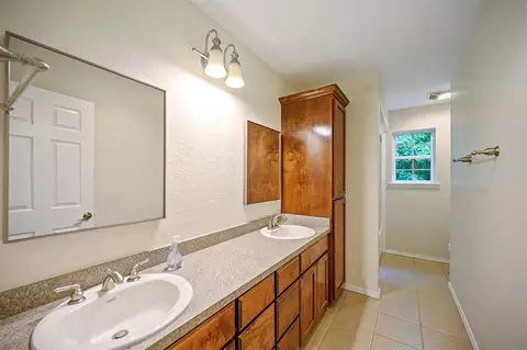 Bath - 482 Raintree Rd, Broken Bow, OK 74728 photo 4 of 6
