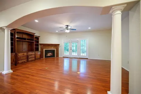 Living - 482 Raintree Rd, Broken Bow, OK 74728 photo 2 of 8