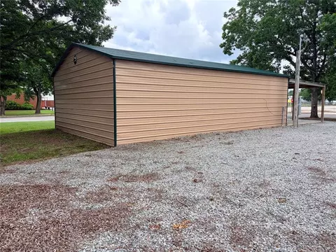 Exterior - 306 E Gentry Ave, Checotah, OK 74426 photo 5 of 5