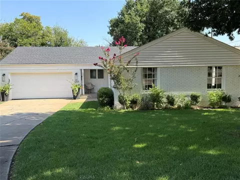 1201 Glenbrook Ter, Nichols Hills, OK 73116