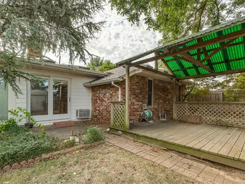 Exterior - 3713 N Bryan Ave, Bethany, OK 73008 photo 3 of 4