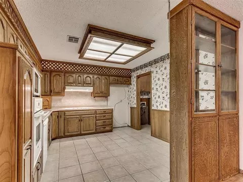 Kitchen - 3713 N Bryan Ave, Bethany, OK 73008 photo 2 of 5
