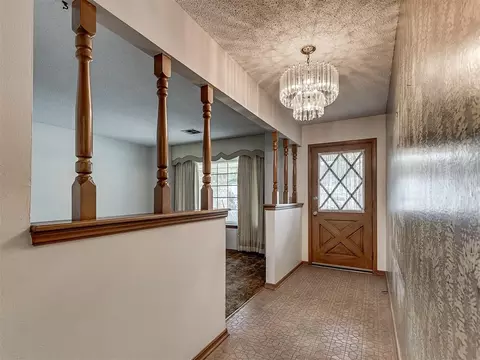Entry Way - 3713 N Bryan Ave, Bethany, OK 73008 photo 2 of 3