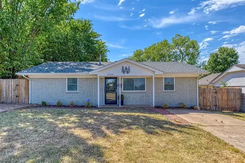 1724 S Jensen Ave, El Reno, OK 73036