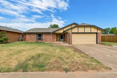 529 S Silver Dr, Mustang, OK 73064