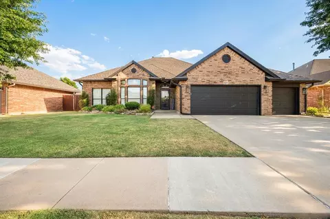 8204 NW 69th St, Oklahoma City, OK 73132