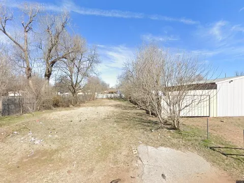 2433 NW 2nd St, Oklahoma City, OK 73107
