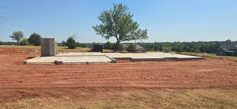2437 Wolf Creek Bnd, Blanchard, OK 73010