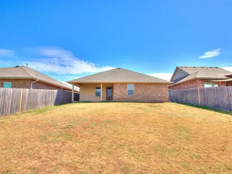Exterior - 2309 Fallview Dr, Edmond, OK 73034 photo 3 of 3