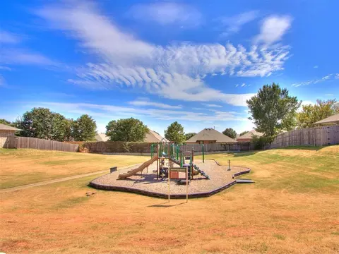 Exterior - 2309 Fallview Dr, Edmond, OK 73034 photo 2 of 3