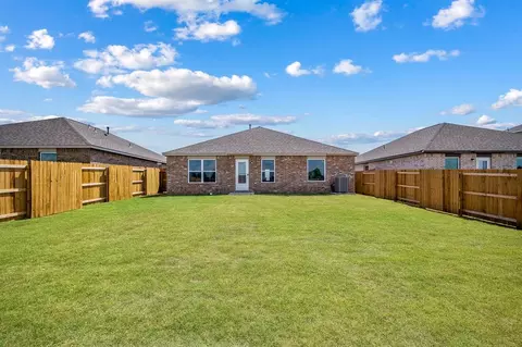 Exterior - 748 Luna Way, Tuttle, OK 73089 photo 2 of 2