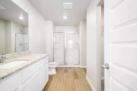 Bath - 748 Luna Way, Tuttle, OK 73089 photo 1 of 2