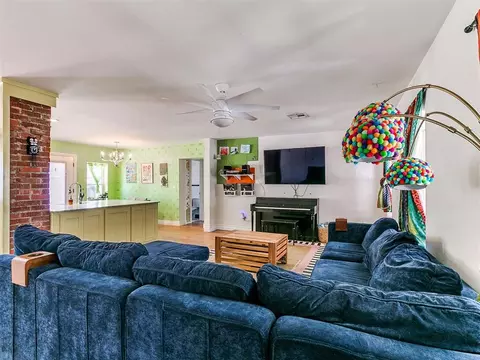 1719 NW 12th St, Oklahoma City, OK 73106